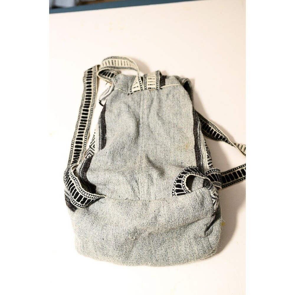 Peruvian‎ Woven Backpack Native Inca Llama Light Gray Drawstring boho - Picture 4 of 5